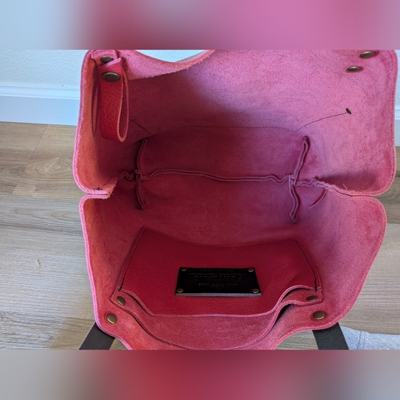 Portland Leather Sugar Medium Classic Tote - Picture 2 of 6